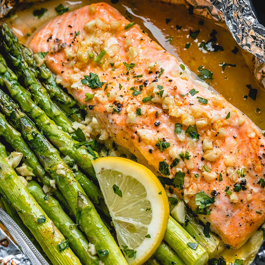 Baked Salmon in Foil with Asparagus and Lemon Garlic Butter Sauce