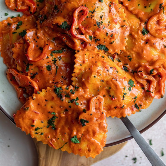 Raviolis With Creamy Harissa Sauce