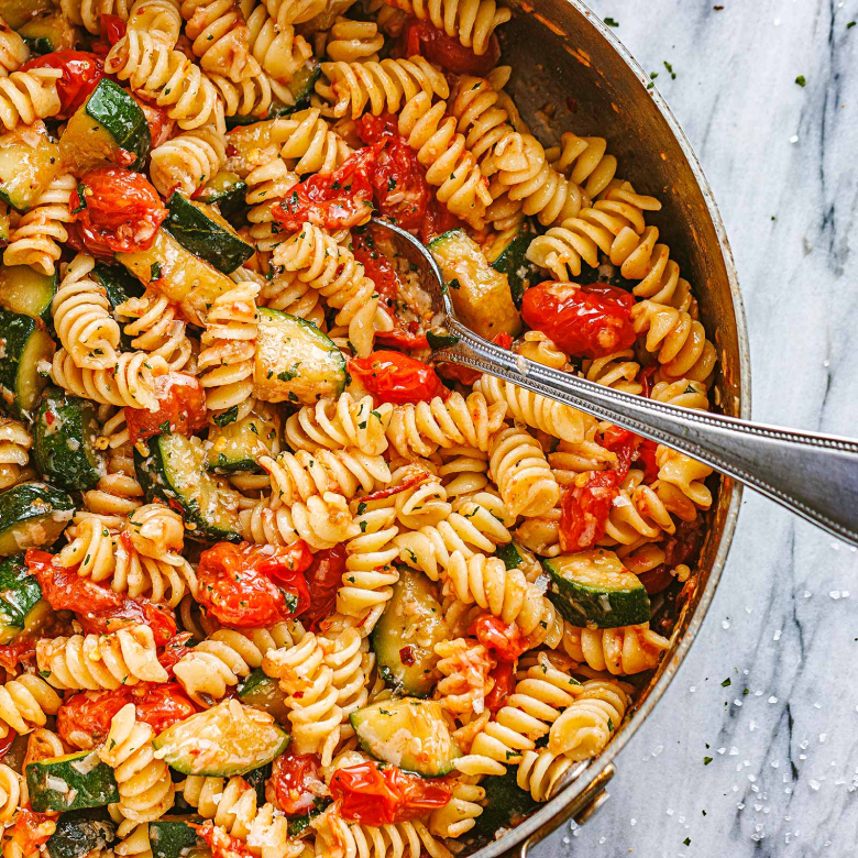Healthy Tomato Zucchini Pasta